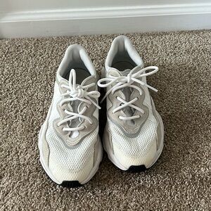 Adidas white sneakers fits size 6.5